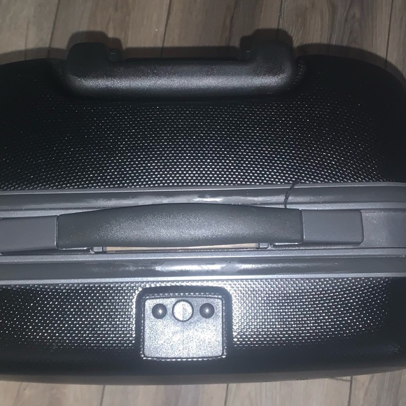 Samsonite 700 series medium size
Like new - Picture 8 of 16